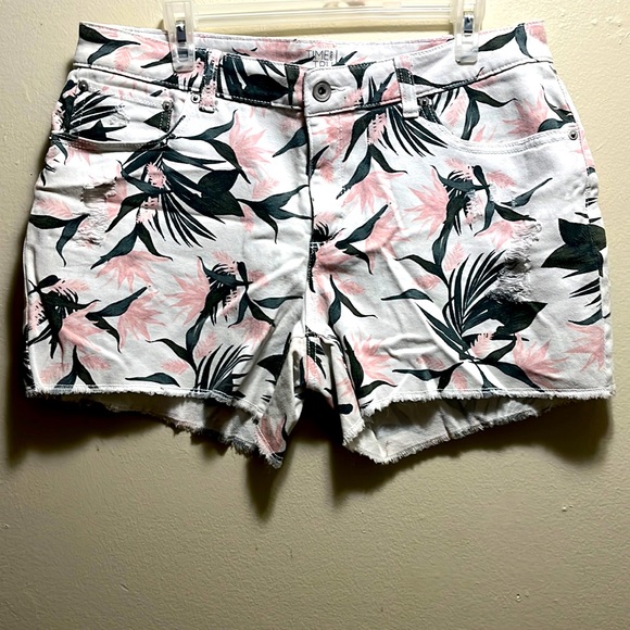 Time and Tru Summer shorts and Old Navy Tank top togeth - Picture 1 of 8